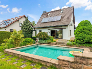 Familienglück in Niemberg – Gepflegtes Einfamilienhaus mit Pool, Sauna, Terrasse und Gartenhäuschen 06188 Niemberg, Einfamilienhaus