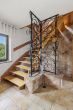 Treppe zum OG - Familienglück in Niemberg – Gepflegtes Einfamilienhaus mit Pool, Sauna, Terrasse und Gartenhäuschen