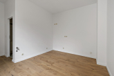 Wohnzimmer mit offener Küche - Geräumige 2-Raumwohnung in der Heinrich-Schütz-Straße!