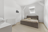 Schlafzimmer - Die Hausmannstürme als Nachbar