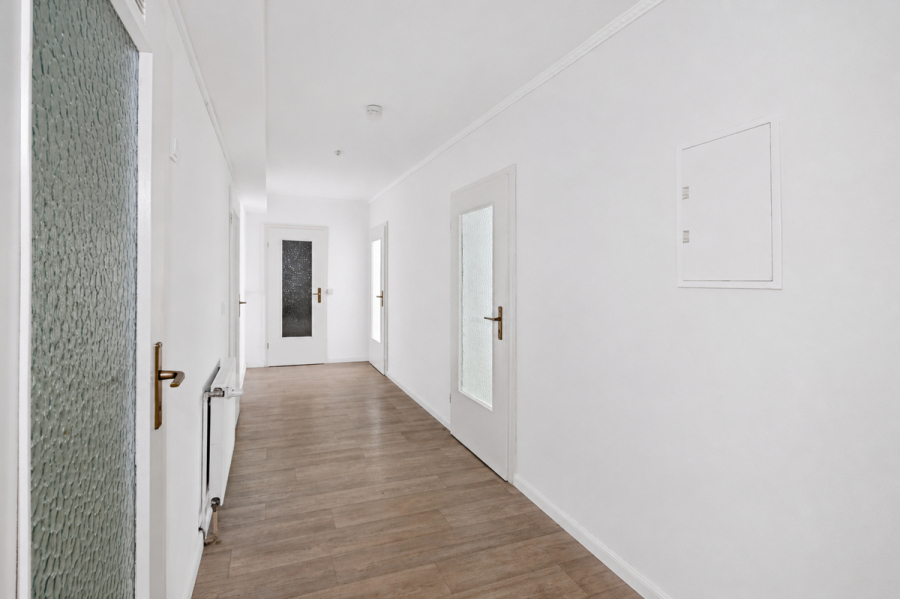 Studenten und junge Familien aufgepasst! 4 Zimmerwohnung mit Terrasse im Souterrain - Photo 5