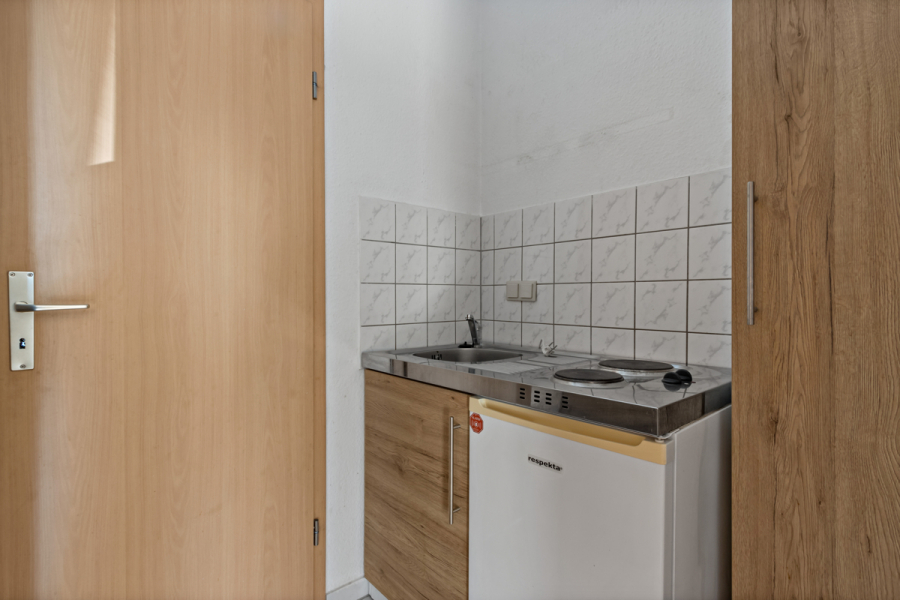 1-Raumwohnung mit Einbauküche in zentraler Lage! - Photo 2