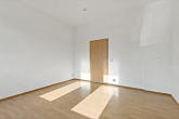 Wohn- und Schlafzimmer - 1-Raumwohnung mit Einbauküche in zentraler Lage!