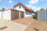 Ansicht Zufahrt Doppelgarage - Freistehendes Einfamilienhaus mit Doppelgarage in Büschdorf
