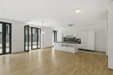 Wohn- und Esszimmer - Zentral – Modern – Praktisch 4-Raumwohnung im Herzen von Halle inklusive Einbauküche, Stellplatz und einer riesigen Terrasse