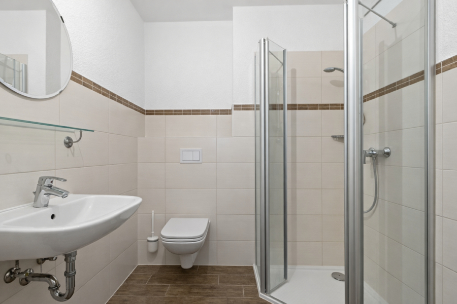 Schöne 2-Raumwohnung mit Einbauküche, Balkon und Fahrstuhl im Mühlwegviertel! - Photo 5