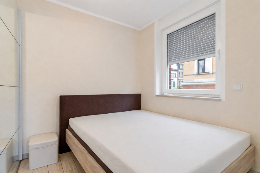 Schöne 2-Raumwohnung mit Einbauküche, Balkon und Fahrstuhl im Mühlwegviertel! - Photo 3