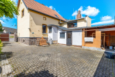 Ansicht Hof - Sie mögen es ruhig und wollen auf´s Land? Einfamilienhaus in Priester- Wettin-Löbejün- bezugsbereit!