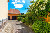 Ansicht Hofeinfahrt - Sie mögen es ruhig und wollen auf´s Land? Einfamilienhaus in Priester- Wettin-Löbejün- bezugsbereit!
