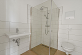 Bad - Perfekt für junges Glück! 2 Zimmerwohnung mit Terrasse