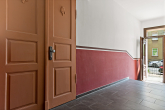 Hauseingang - Perfekt für junges Glück! 2 Zimmerwohnung mit Terrasse
