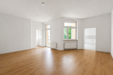 Wohnzimmer - Erstbezug nach Sanierung – Großzügige 3-Zimmer-Wohnung mit 12m² Balkon in zentraler Lage