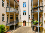 Hofansicht - Erstbezug nach Sanierung – Großzügige 3-Zimmer-Wohnung mit 12m² Balkon in zentraler Lage