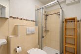Badezimmer - Wohnen mit Galerie – möbliertes Studentenapartment in Halle