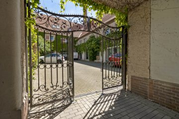 3-Raumwohnung in einem Charmantes Denkmaljuwel im Herzen von Sangerhausen – inklusive Stellplatz im Hinterhof 06526 Sangerhausen, Etagenwohnung