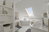 Badezimmer 1 im OG Badewanne - Kernsaniertes und strahlendes “Liebhaberstück” – großes Einfamilienhaus in Steuden!