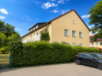 Hausansicht - Wohnen zwischen Stadt und Natur – großzügige Dachgeschosswohnung in Heide-Süd