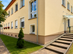 Hauseingang - Wohnen zwischen Stadt und Natur – großzügige Dachgeschosswohnung in Heide-Süd