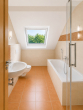 Badezimmer - Wohnen zwischen Stadt und Natur – großzügige Dachgeschosswohnung in Heide-Süd