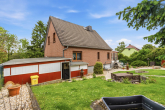 Außenbereich 2 - Familienidylle in Wallwitz – Gepflegtes Einfamilienhaus mit Wintergarten, Teich und gepflegten Garten