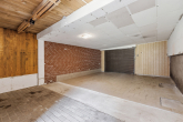 Garage 2 - Familienidylle in Wallwitz – Gepflegtes Einfamilienhaus mit Wintergarten, Teich und gepflegten Garten