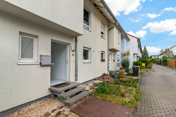 Familienfreundliches Reihenendhaus in Queis….inklusive Garage, Stellplatz und kleinem Garten mit überdachter Terrasse!!! 06188 Landsberg / Queis, Reihenendhaus