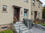 Hauseingang - Charmantes Reihenmittelhaus mit Garten und viel Potenzial im beliebten Süden von Halle