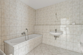 Badezimmer - Charmantes Reihenmittelhaus mit viel Platz, Keller und Garten in gefragter Lage von Zwintschöna