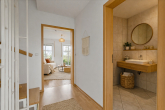 Beispiel Flur 1.OG - Charmantes Reihenmittelhaus mit viel Platz, Keller und Garten in gefragter Lage von Zwintschöna