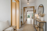 Beispiel Flur - Charmantes Reihenmittelhaus mit viel Platz, Keller und Garten in gefragter Lage von Zwintschöna