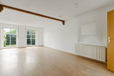 Wohnzimmer - Charmantes Reihenmittelhaus mit viel Platz, Keller und Garten in gefragter Lage von Zwintschöna