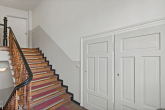 Treppenhaus - Penthouse mit Kamin, großem Balkon und hochwertiger Ausstattung
