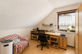 Kinderzimmer 1 OG - Freistehendes Einfamilienhaus mit Terrasse, Garten und hervorragender Anbindung – Wohnen im Ortsteil Zwintschöna