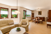 Wohnzimmer - Freistehendes Einfamilienhaus mit Terrasse, Garten und hervorragender Anbindung – Wohnen im Ortsteil Zwintschöna