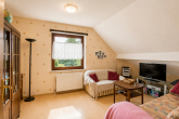 Kinderzimmer 2 OG - Freistehendes Einfamilienhaus mit Terrasse, Garten und hervorragender Anbindung – Wohnen im Ortsteil Zwintschöna