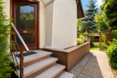 Eingangsbereich Hau s - Freistehendes Einfamilienhaus mit Terrasse, Garten und hervorragender Anbindung – Wohnen im Ortsteil Zwintschöna