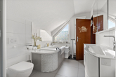 Badezimmer 1. OG - Reihenmittelhaus in junger Wohnsiedlung- Parkblick inklusive!