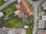 Luftbild - Modernisierungsbedürftiges DHH mit großem Garten und Erweiterungspotenzial!