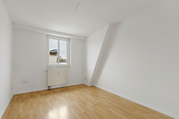 Pärchen aufgepasst! 3-Raumwohnung mit Balkon in der Pfännerhöhe 06110 Halle Saale, Dachgeschosswohnung