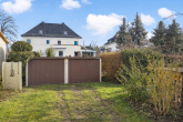 Garagen - Seltene Gelegenheit in Dölau – Eigentumswohnung im Zweifamilienhaus mit eigenem Garten, Pool und Garagen