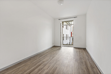 2-Zimmer-Wohnung mit Balkon in gefragter Steintor-Lage! 06112 Halle, Erdgeschosswohnung