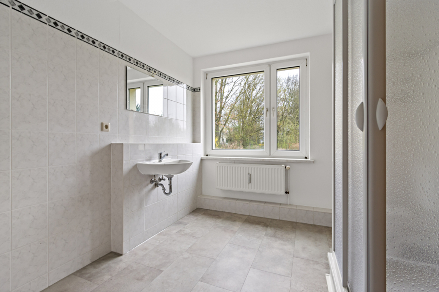 Wohnen im Grünen: Renovierte 1 Zimmer-Wohnung am Stadtrand von Halle! - Photo 1