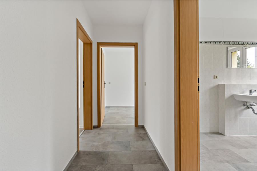 Wohnen im Grünen: Renovierte 1 Zimmer-Wohnung am Stadtrand von Halle! - Photo 3