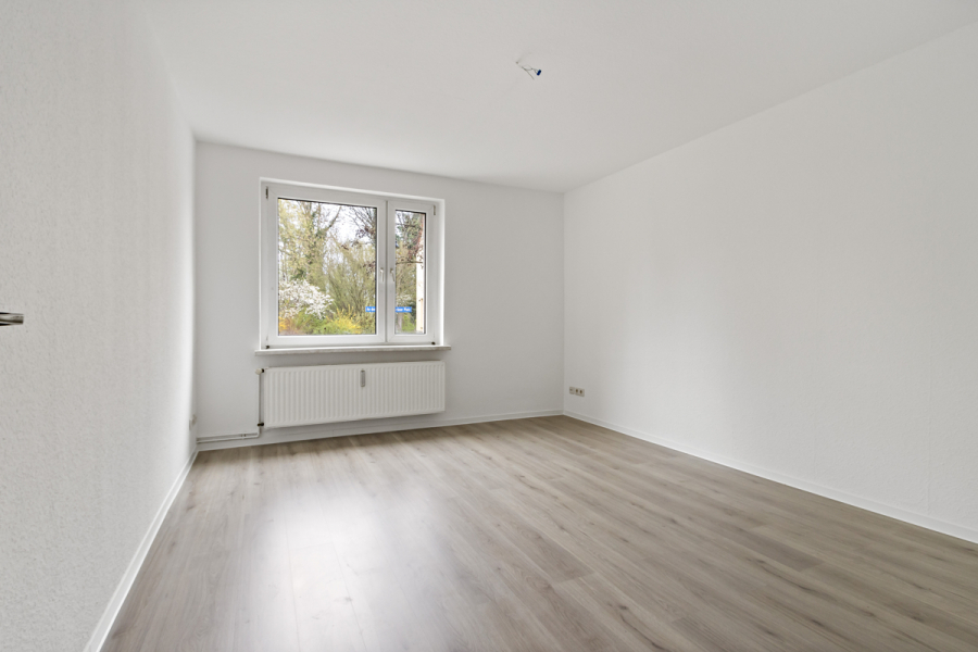 Wohnen im Grünen: Renovierte 1 Zimmer-Wohnung am Stadtrand von Halle! - Photo 4
