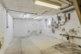 Keller - “Schollehaus” gesucht? Reihenendhaus mit kleinem Garten und Garage