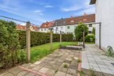 Gartenbereich - “Schollehaus” gesucht? Reihenendhaus mit kleinem Garten und Garage