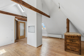 Zimmer Dachgeschoss - “Schollehaus” gesucht? Reihenendhaus mit kleinem Garten und Garage